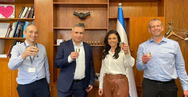 משרד הבינוי והשיכון פרסם: תזכיר חוק מכר חדש שטורף את הקלפים! – תיקון מהפכני לחוק המכר מעורר סערה בעולם הנדל"ן.