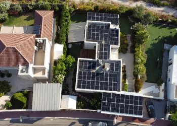 אנרגיה ירוקה: איך עושים כסף בעידן הסולארי? – מערכות ביתיות ומסחריות וכל מה שחשוב לוודא לפני.