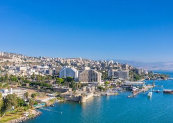 העיר טבריה: נחתם הסכם גג לבניית 7,400 דירות בעיר! – ואיך התהליך הזה ישפיע על המשקיעים והערים הסמוכות.