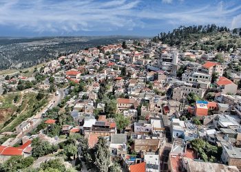 צפת מתעוררת: היא אחת הערים הקסומות והייחודיות בישראל, המשלבת בין אמנות, רוחניות ונוף מדהים לכנרת!