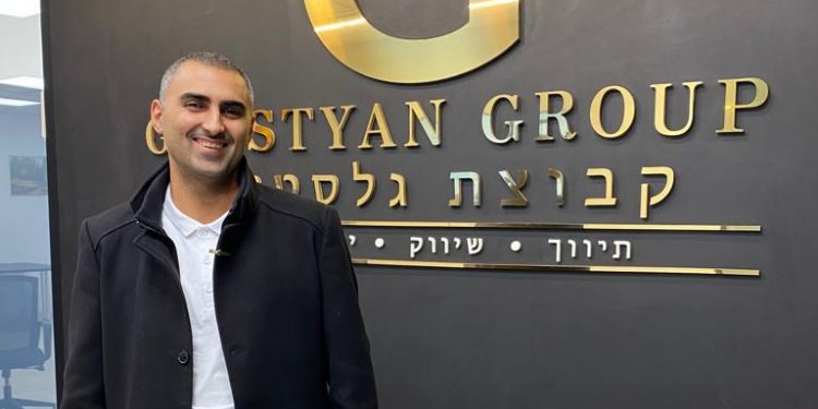 עיר החוף המבוקשת בישראל: החלטתם לעשות את הצעד ולרכוש דירה במערב העיר חדרה? הכירו את חן יעקובוב.