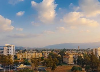 שוק בתנועה: זינוק דרמטי בעסקאות! – ההזדמנויות החדשות בענף הנדל״ן.