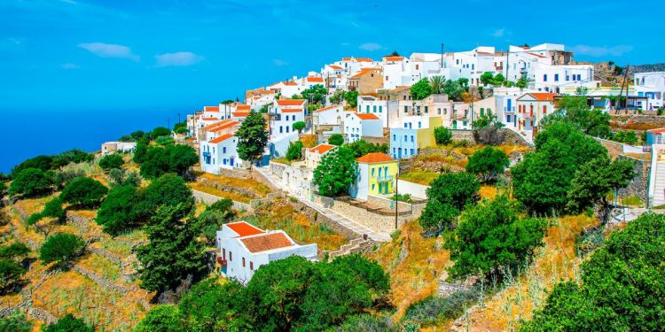 יוון: ויזת הזהב מתייקרת! – המשקיעים ישלמו יותר, והממשלה מנסה לעצור את זינוק המחירים.