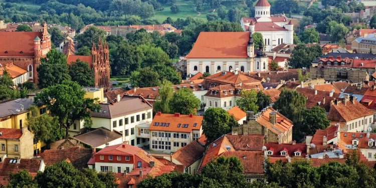 מזרח אירופה: גונבת לכולם את ההצגה! – איפה באמת משתלם להשקיע בנדל"ן בשנת 2025?