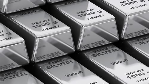 כסף טהור: מתכת עתיקה, ערך מודרני! – ואפיק השקעה שממשיך להוכיח את עצמו כמקלט פיננסי.