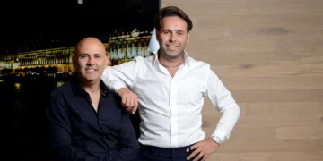 ישראל קנדה בבורסה: יזמות נדל״ן בפריים לוקיישנים! – השקעה דרך מניה עם פוטנציאל השבחה.