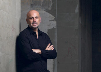 עמרם אברהם בבורסה: יזמות נדל״ן בצמיחה מהירה! – חשיפה דרך מניה לשוק המגורים בישראל.