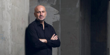 עמרם אברהם בבורסה: יזמות נדל״ן בצמיחה מהירה! – חשיפה דרך מניה לשוק המגורים בישראל.